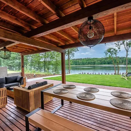 Nateria Nad Jeziorem Holiday home *